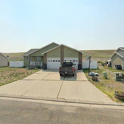 19 Robert St, Burlington, ND 58722