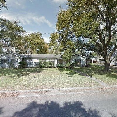 1901 Edgewood St, Liberty, TX 77575