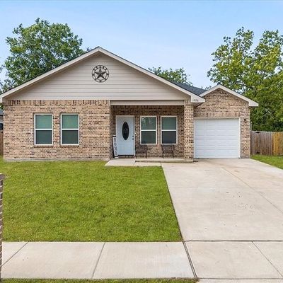 1906 King St, Greenville, TX 75401