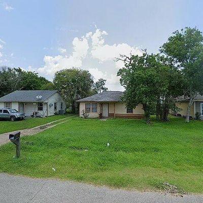 1914 N Avenue H, Freeport, TX 77541