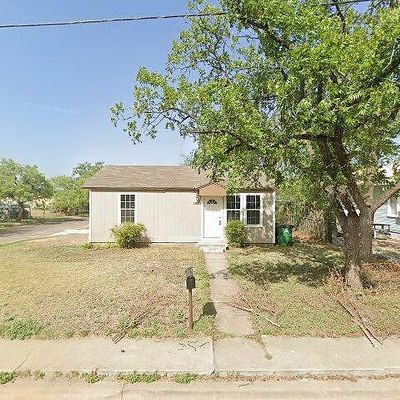 1923 N Oakes St, San Angelo, TX 76903