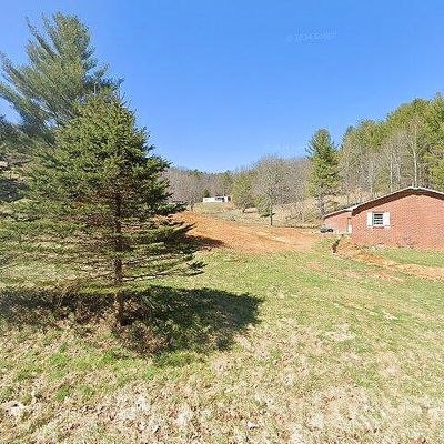 1958 Long Branch Rd, Lansing, NC 28643