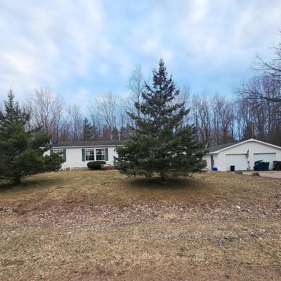 19933 Lakefield Rd, Merrill, MI 48637