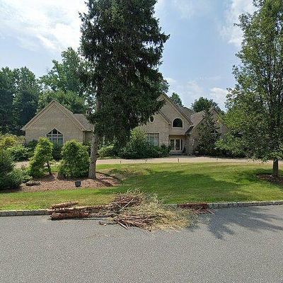 2 Sherwood Ct, Old Tappan, NJ 07675