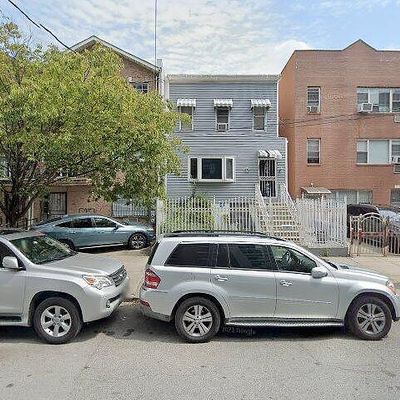 2008 Lafontaine Ave, Bronx, NY 10457