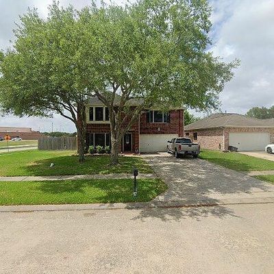 201 Meadowhill Ln, Dickinson, TX 77539