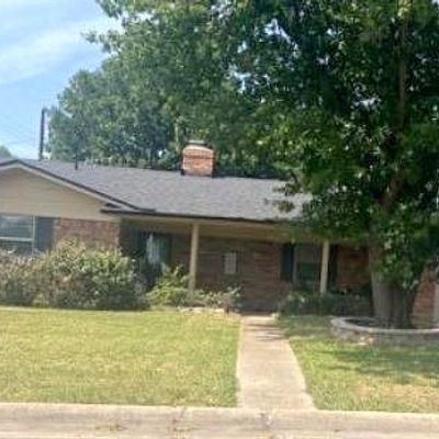 2016 Tulane Ave, Gainesville, TX 76240