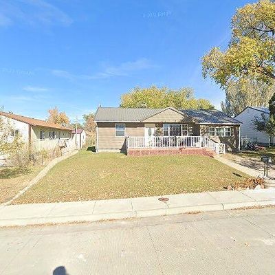 202 Highland Ave, Newcastle, WY 82701