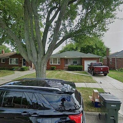 20207 Elizabeth St, Saint Clair Shores, MI 48080