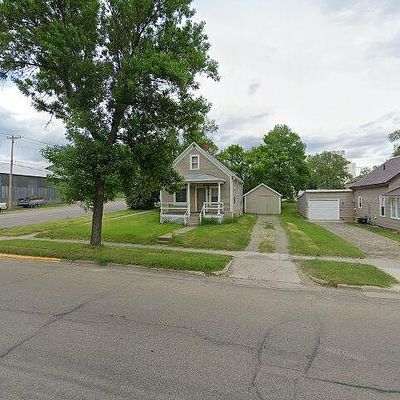 203 7 Th Ave Se, Jamestown, ND 58401