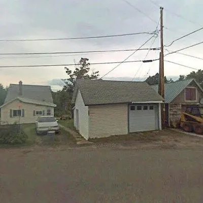 203 Marquette St, Ishpeming, MI 49849