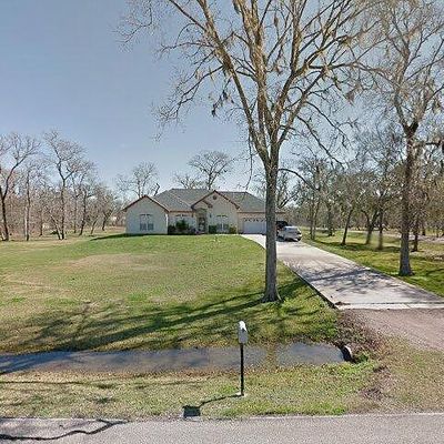 203 Otter Trl, Lake Jackson, TX 77566