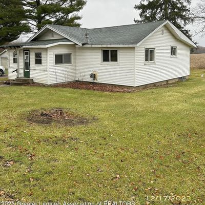 204 Maple Hwy, Lake Odessa, MI 48849