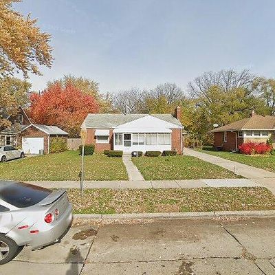 20443 Roscommon St, Harper Woods, MI 48225