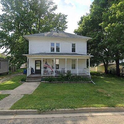 205 4 Th St, Walnut, IL 61376