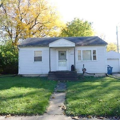 205 Hickory Ave, Crown Point, IN 46307