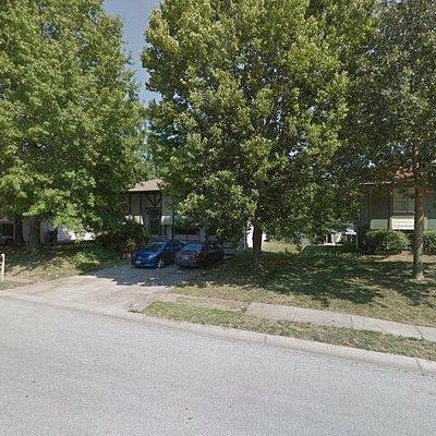 1615 Se Royal St, Oak Grove, MO 64075