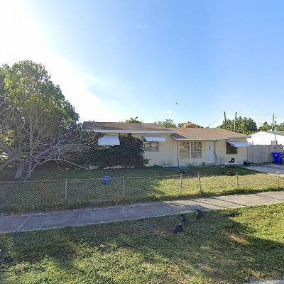 1621 Sw 63 Rd Ter, North Lauderdale, FL 33068