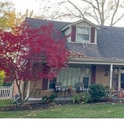 1637 Blairmoor Ct, Grosse Pointe Woods, MI 48236