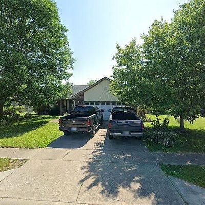 17 Southway Dr, Bargersville, IN 46106