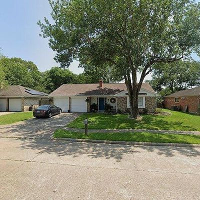 17223 Fife Ln, Webster, TX 77598