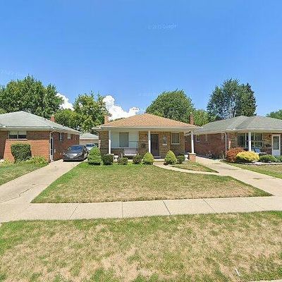 17725 Veronica Ave, Eastpointe, MI 48021