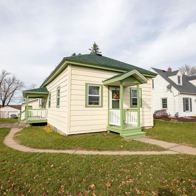 226 S 4 Th St, Le Sueur, MN 56058