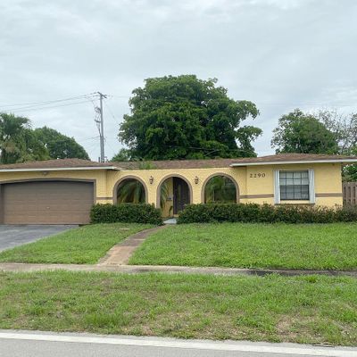 2290 Nw 32 Nd Ter, Lauderdale Lakes, FL 33311