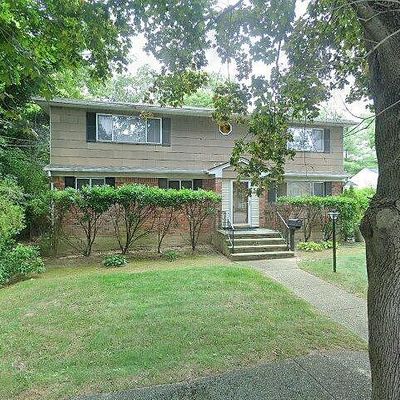 23 Commonwealth Ave, Massapequa, NY 11758