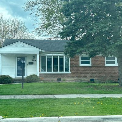 23006 Kipling St, Saint Clair Shores, MI 48080