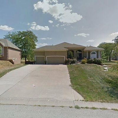 2305 Ne Silver Spring Ln, Lees Summit, MO 64086