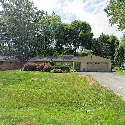 2325 Cheltingham St, Sylvan Lake, MI 48320