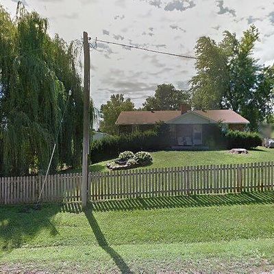 23285 Oak St, Higginsville, MO 64037