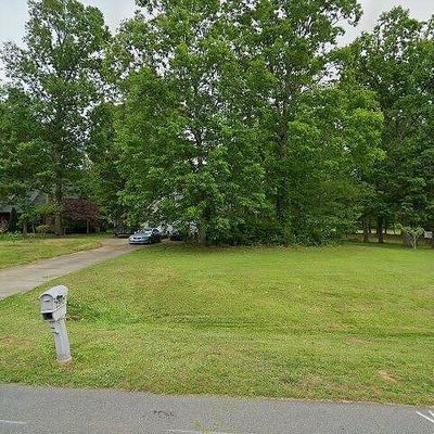 2392 Hickory Forest Dr, Asheboro, NC 27203