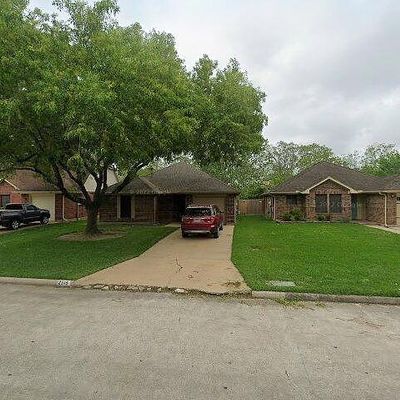 2515 Overland Trl, Dickinson, TX 77539