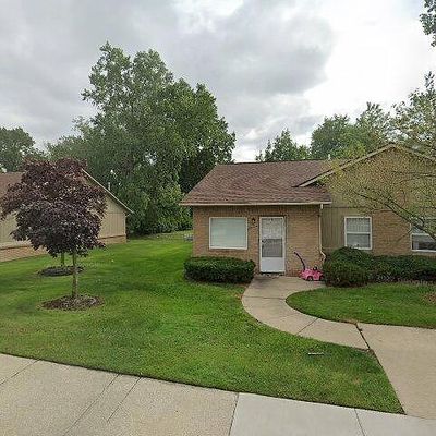 25780 Lira Ln, Warren, MI 48089