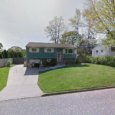 26 Bayberry Rd, Ronkonkoma, NY 11779