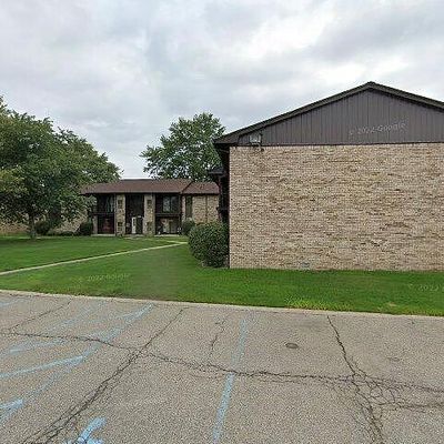 260 E 13 Mile Rd #27, Madison Heights, MI 48071