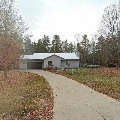 2634 Manorwood Dr, Gaylord, MI 49735