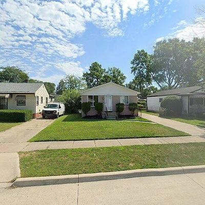 26456 Groveland St, Roseville, MI 48066