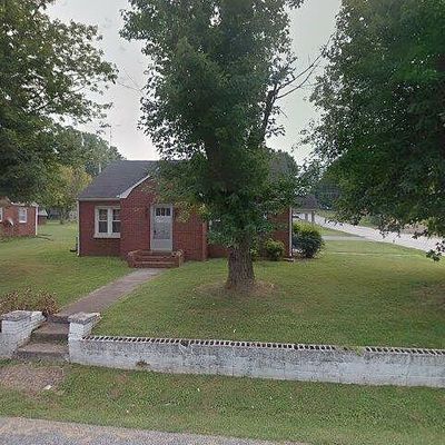 208 Edgewood St, Lafayette, TN 37083