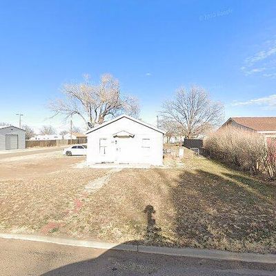 208 N Ridgeland Ave, Fritch, TX 79036