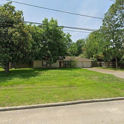 2102 Massey Tompkins Rd, Baytown, TX 77521