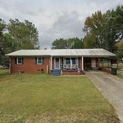 211 Allen St, Bruceton, TN 38317