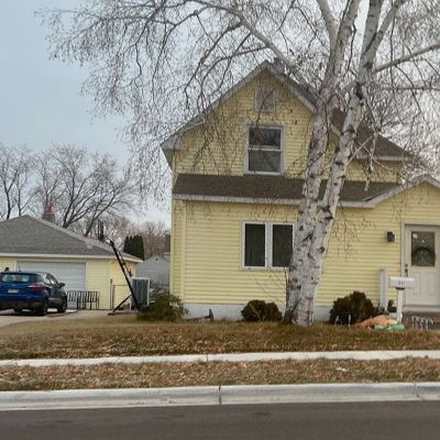 211 Maple St, Sauk Centre, MN 56378