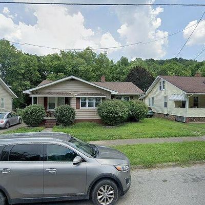 2111 21 St St, Nitro, WV 25143