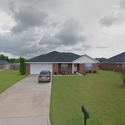 212 Hannah Rd, Daleville, AL 36322