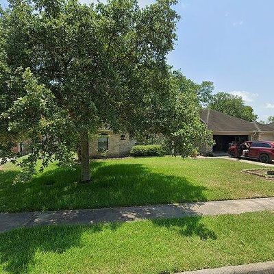 2121 Troon Dr, Alvin, TX 77511