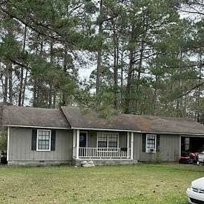 213 Gardenia Dr, Moultrie, GA 31768