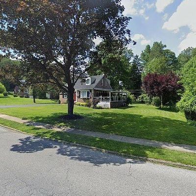 214 Parkview Dr, Broomall, PA 19008